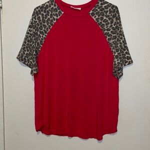 ZENANA leopard print tee women’s large